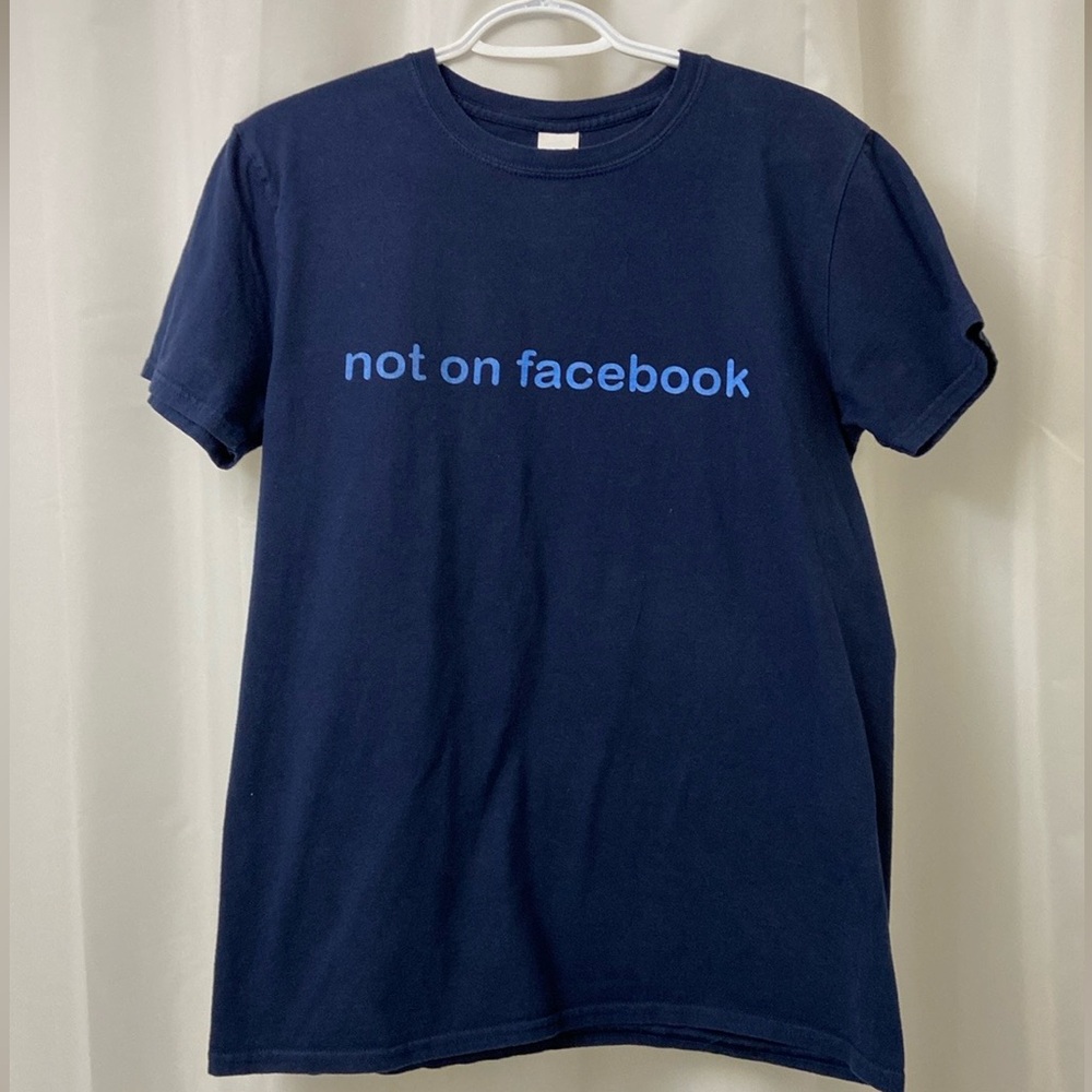 GILDAN Not On Facebook tee - Picture 5 of 6